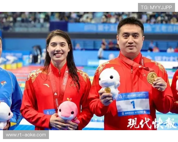 张雨霏谈与小将同台：“什么都别怕，往前冲！”